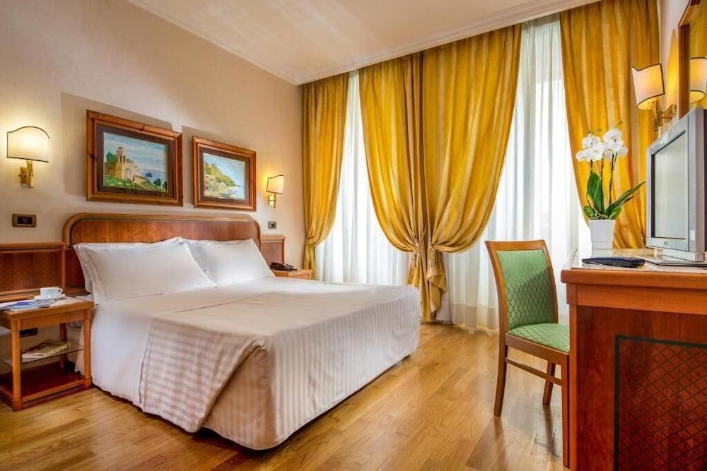 Hotel Regno Roma Esterno foto