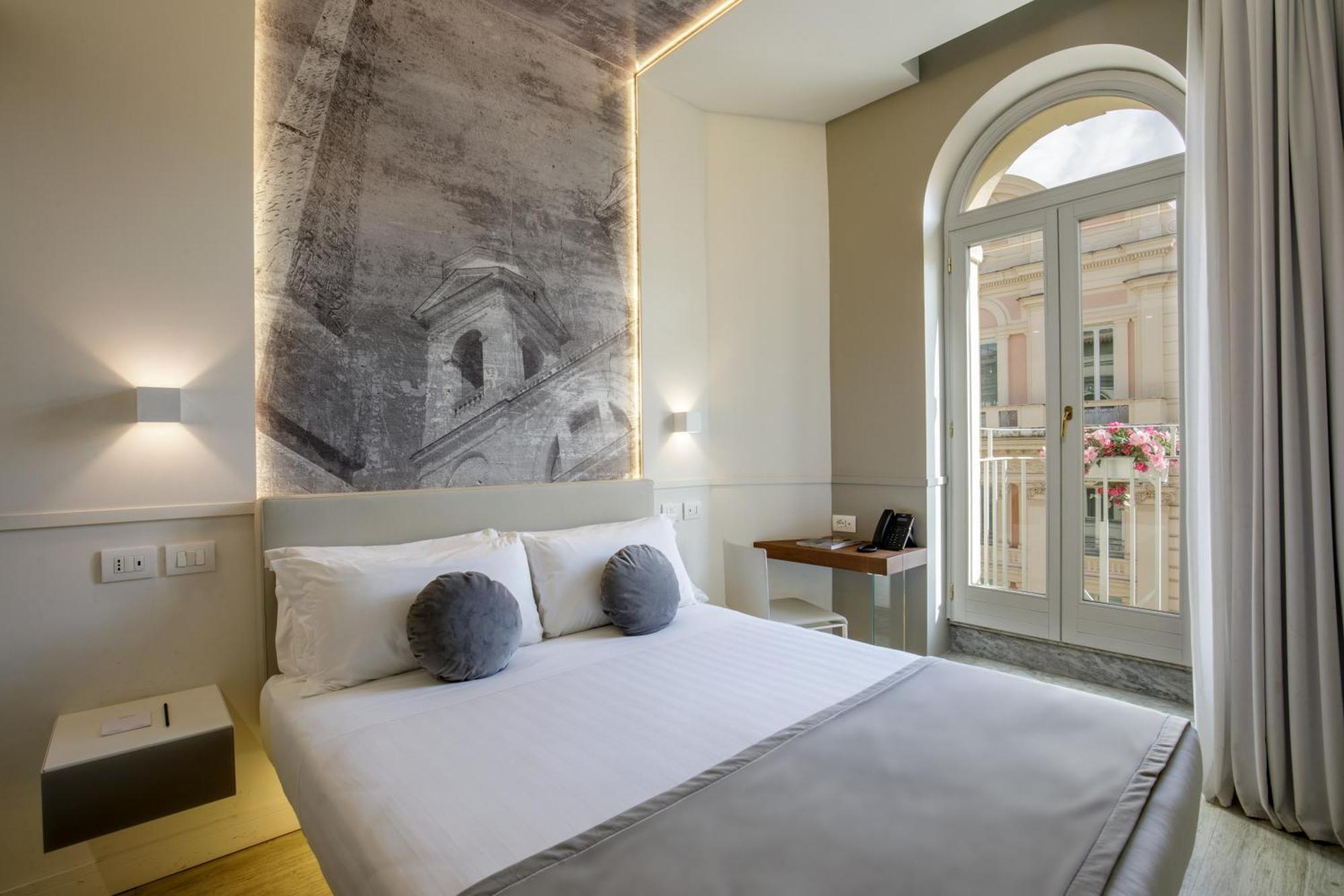Hotel Regno Roma Esterno foto