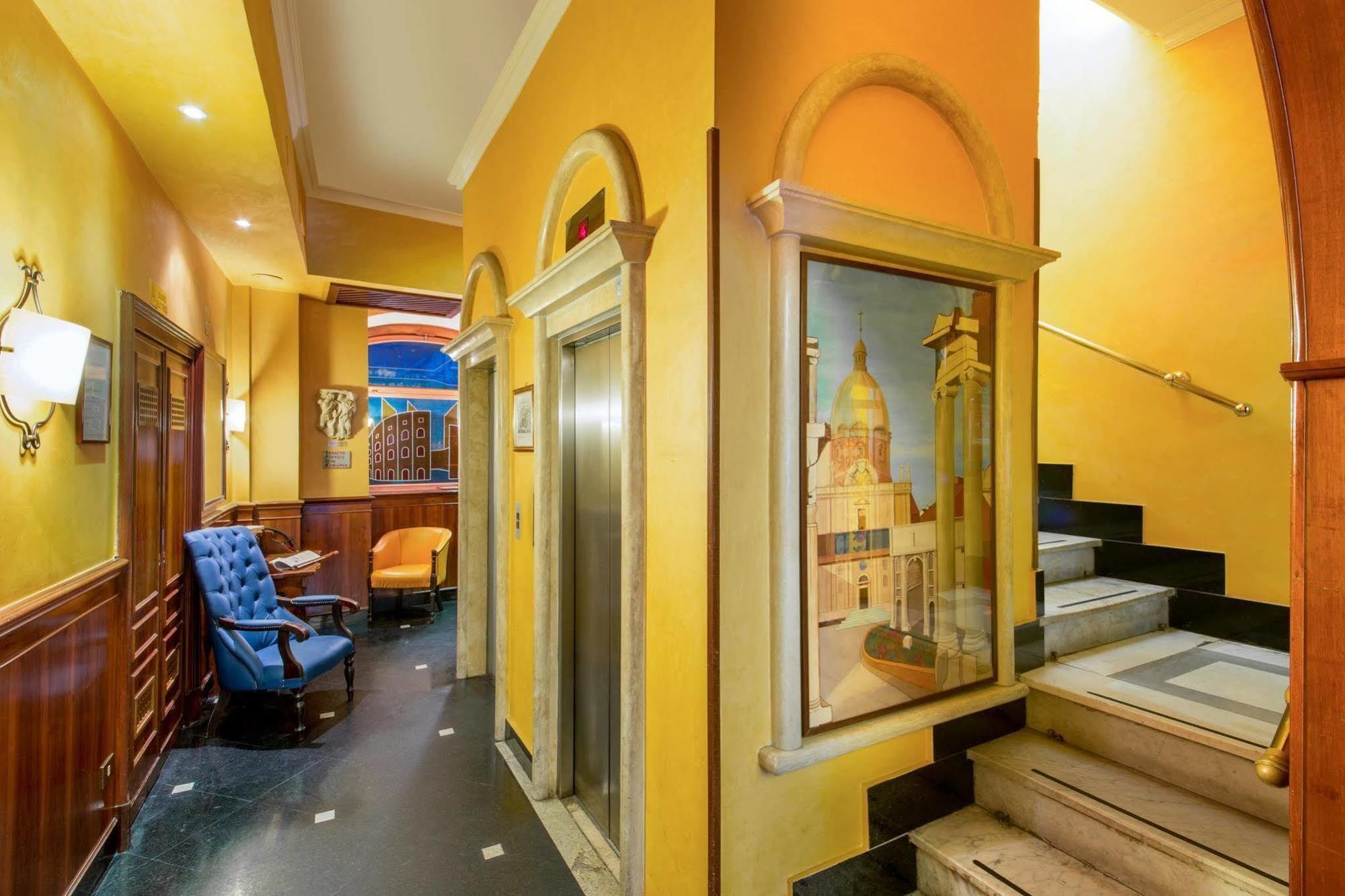 Hotel Regno Roma Esterno foto