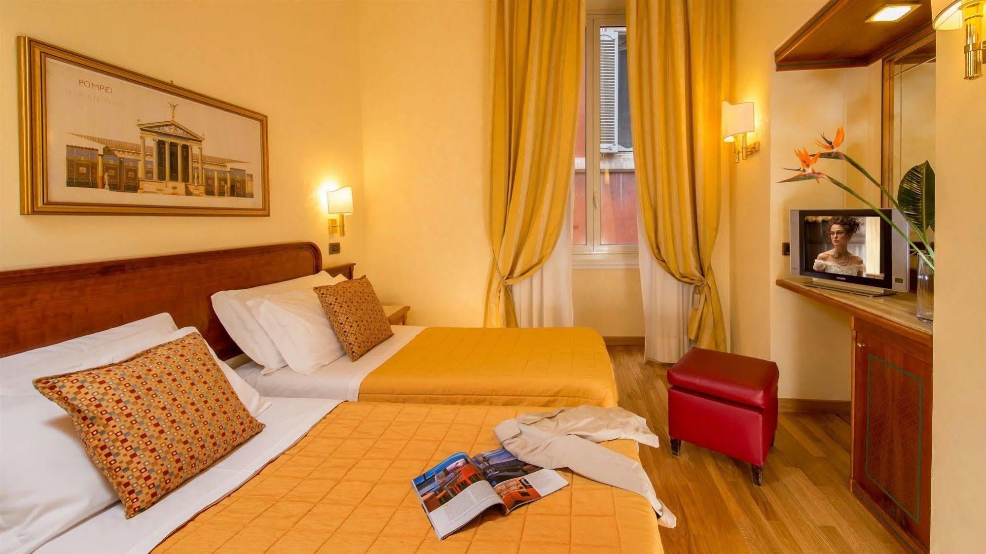 Hotel Regno Roma Esterno foto